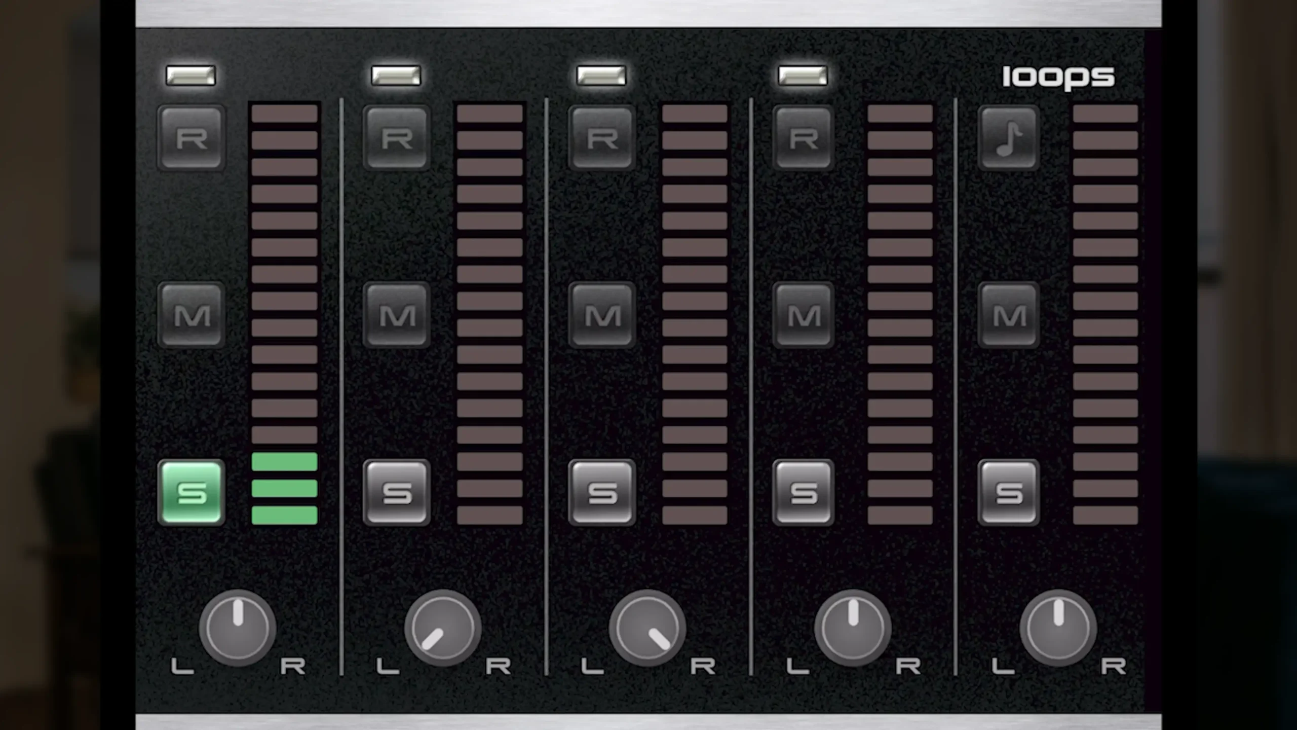 Solo buttons - StudioMini app to record music